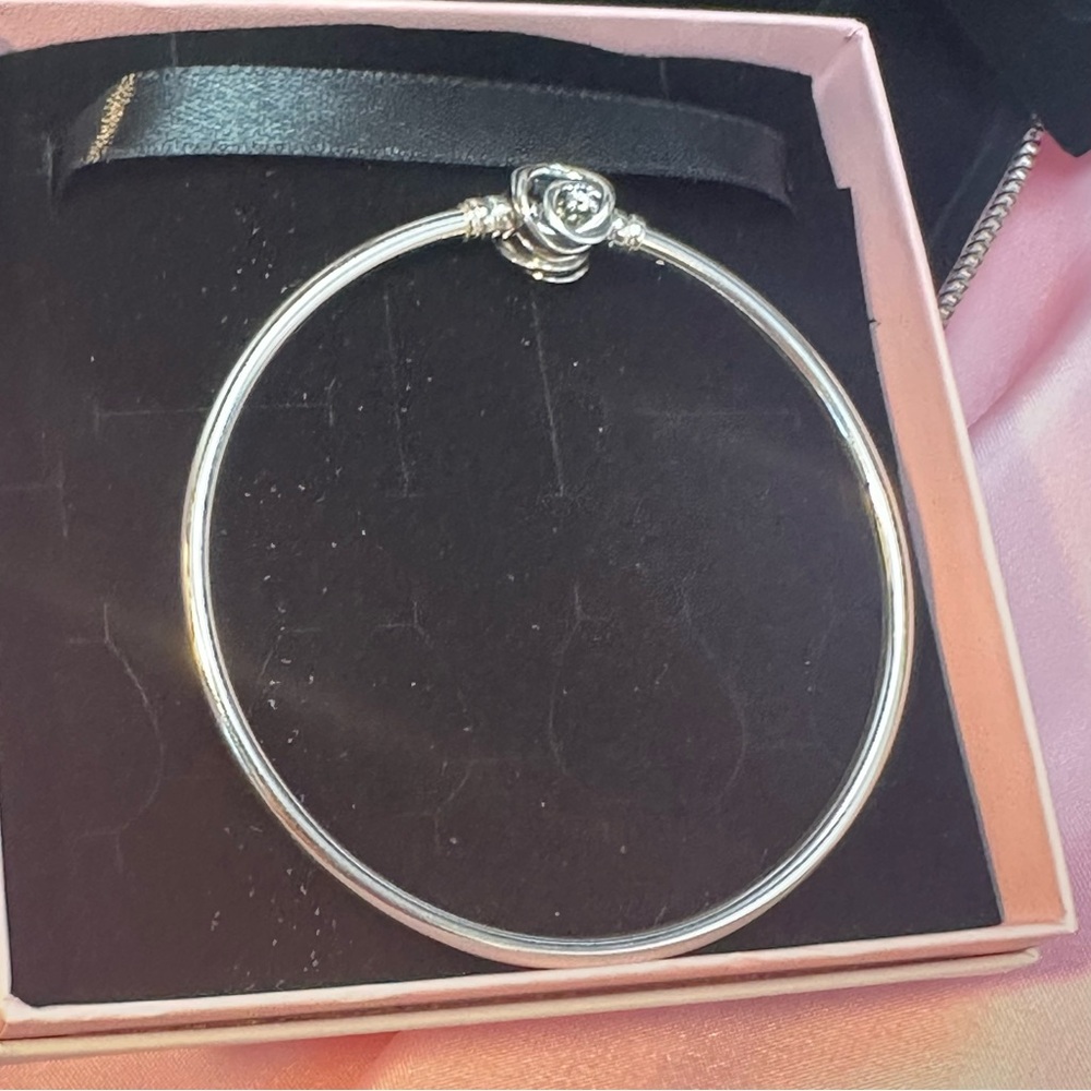 Brand New Pandora Bangle | 8.3'| includes BONUS Pink Travel Jewelry Box! - Picture 11 of 12